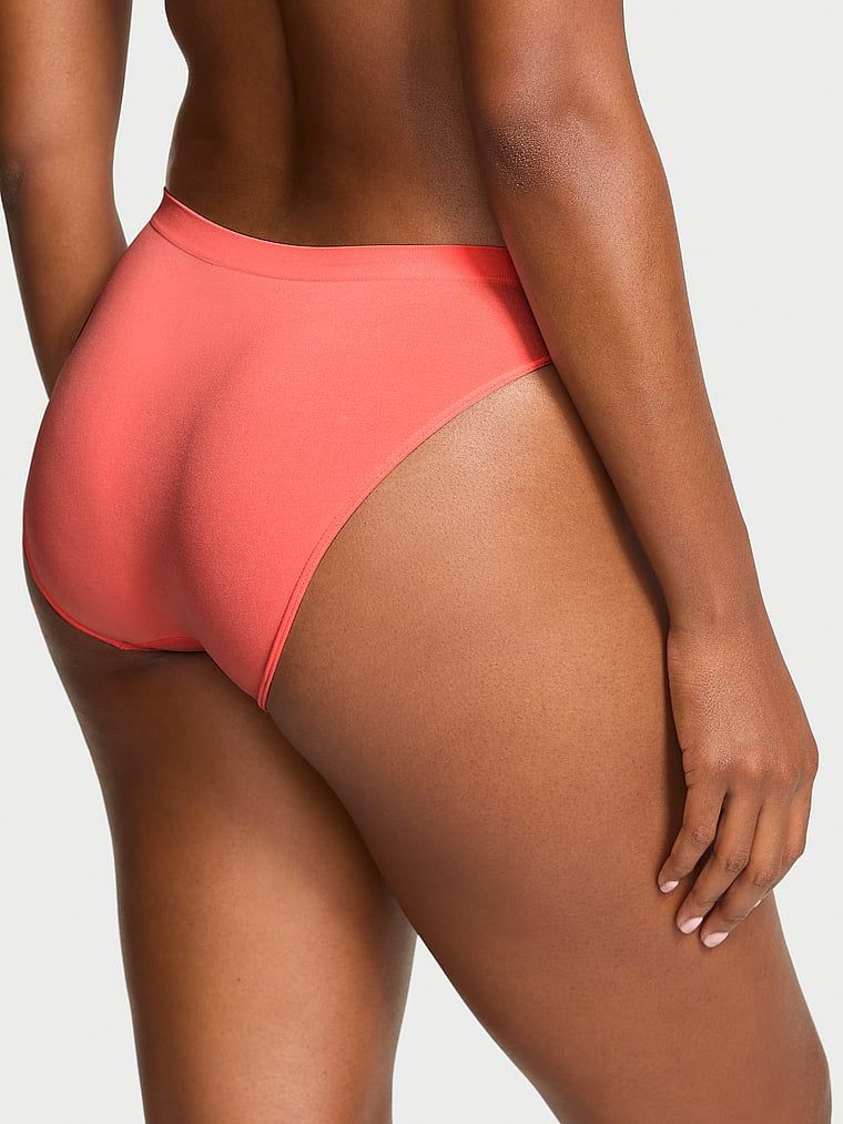 Majtki bezszwowe Seamless Bikini. Produkt ma kolor pomarańczowy i pochodzi z kolekcji Seamless. 
