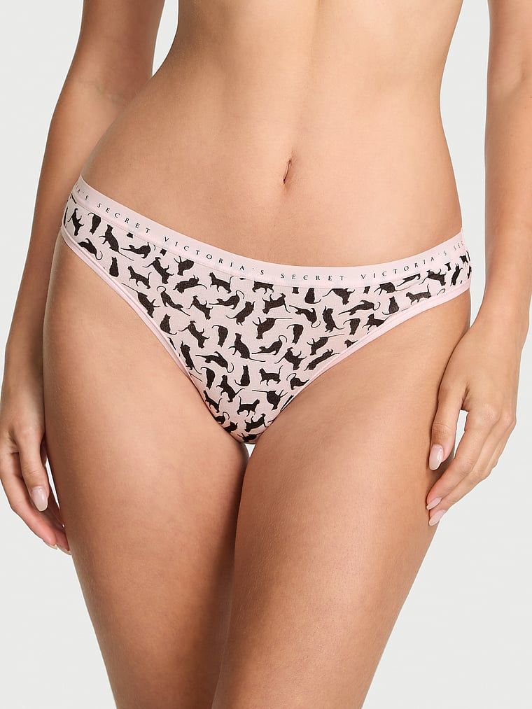 Majtki bawełniane Bikini. Produkt jest wzorzysty i pochodzi z kolekcji Body by Victoria. 