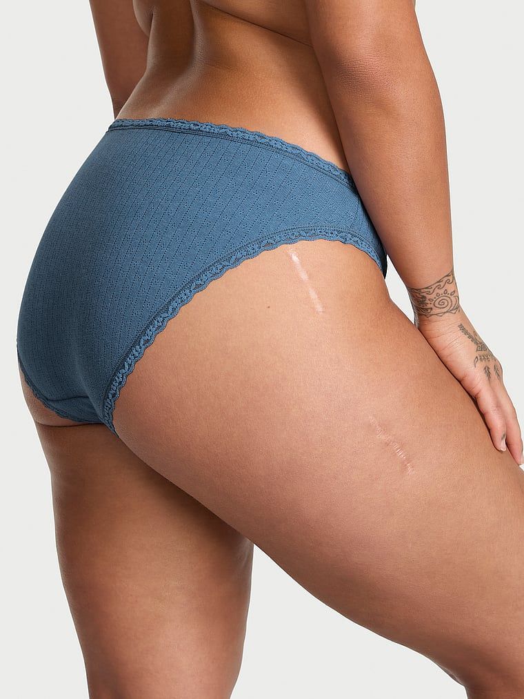 Majtki bawełniane Pointelle Bikini. Produkt ma kolor niebieski i pochodzi z kolekcji Lacie. 