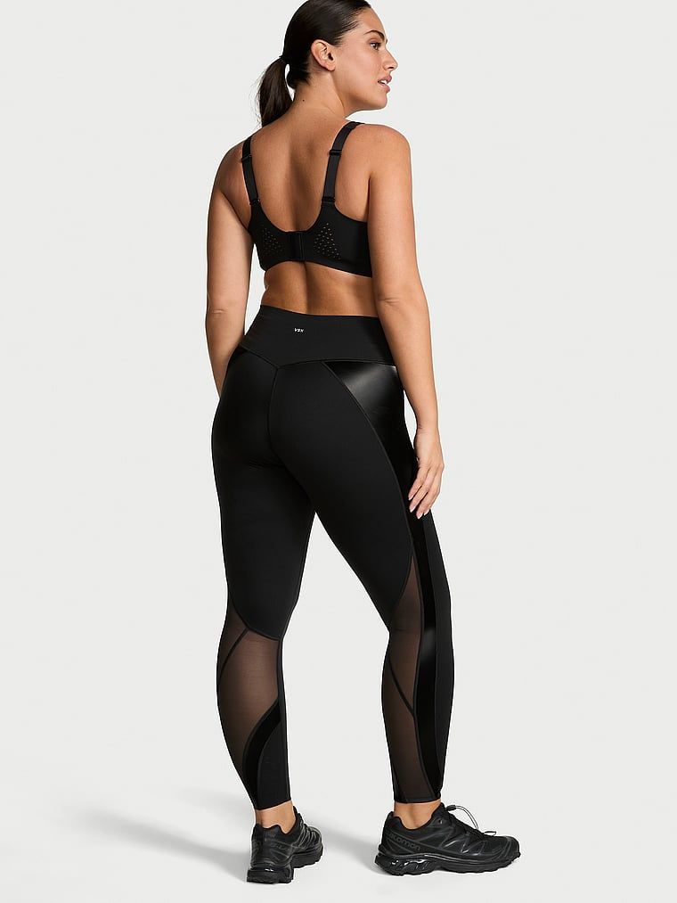 Legginsy VSX Pieced Liquid Shine. Produkt ma kolor czarny i pochodzi z kolekcji VSX. 