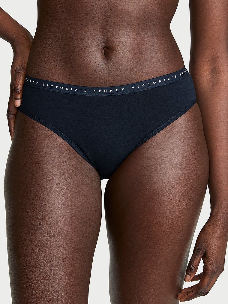 Majtki bawełniane figi z wysoko wyciętymi nogawkami High-Leg Brief. Produkt ma kolor niebieski i pochodzi z kolekcji Victoria's Secret. 
