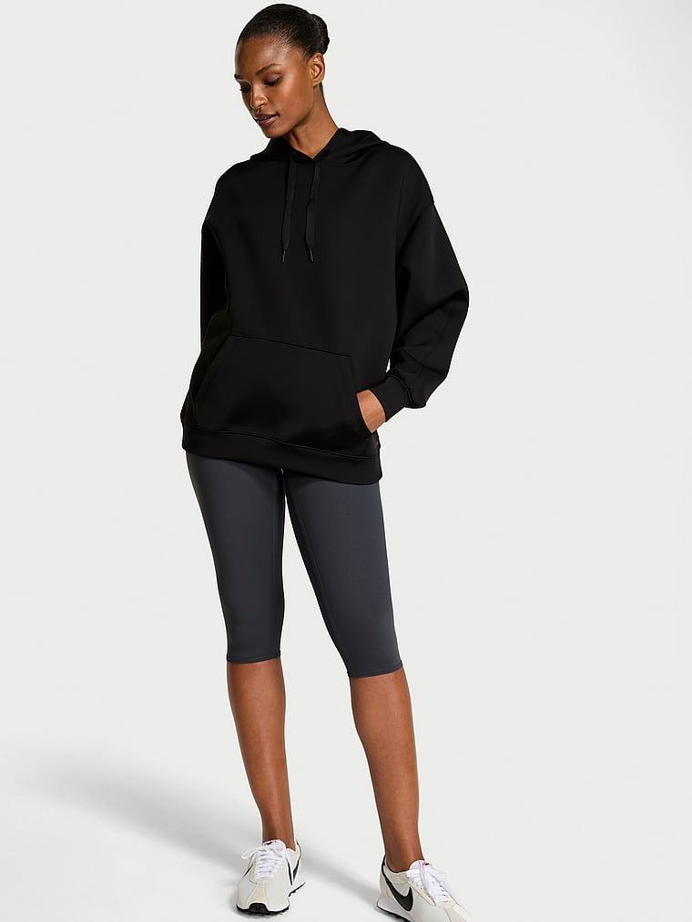 Bluza oversize z kapturem VSX Defined. Produkt ma kolor czarny i pochodzi z kolekcji VSX. 