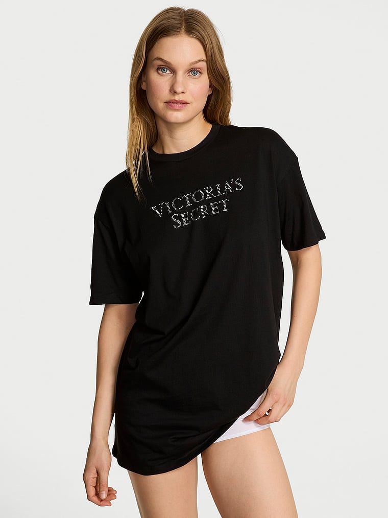T-shirt bawełniany do spania oversize. Produkt ma kolor czarny i pochodzi z kolekcji Victoria's Secret. 