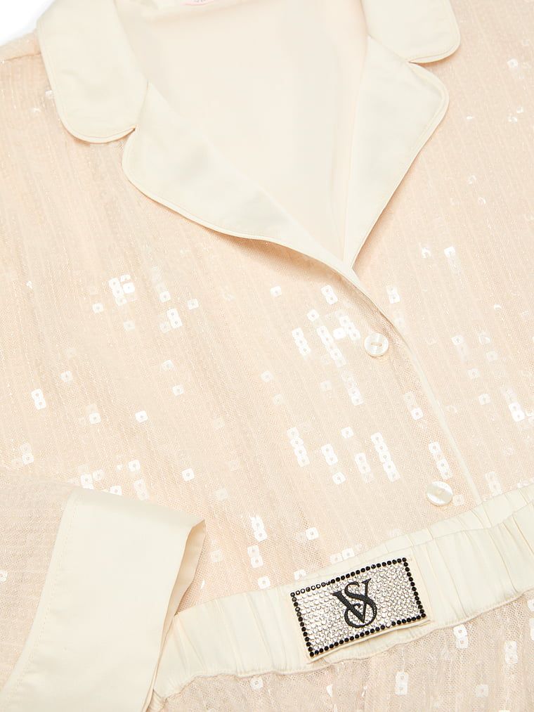Piżama błyszcząca z cekinami Sequin Shine. Produkt ma kolor biały i pochodzi z kolekcji Victoria's Secret. 