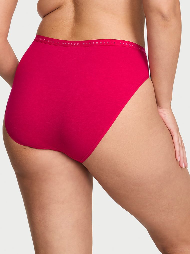 Majtki bawełniane figi z wysoko wyciętymi nogawkami High-Leg Brief. Produkt ma kolor różowy i pochodzi z kolekcji Victoria's Secret. 