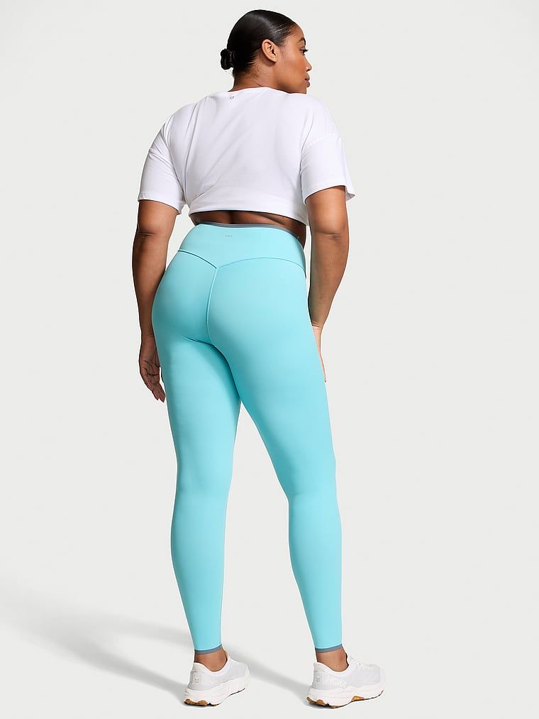 Legginsy z niską kompresją VS Elevate. Produkt ma kolor niebieski i pochodzi z kolekcji VSX. 