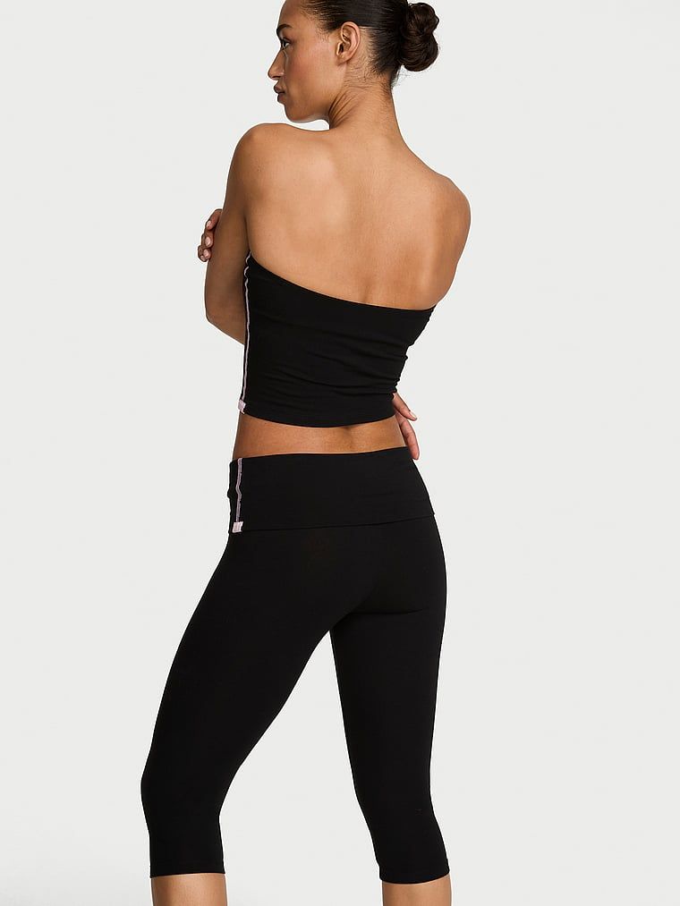 Legginsy bawełniane rybaczki Capri. Produkt ma kolor czarny i pochodzi z kolekcji Angel Essentials. 