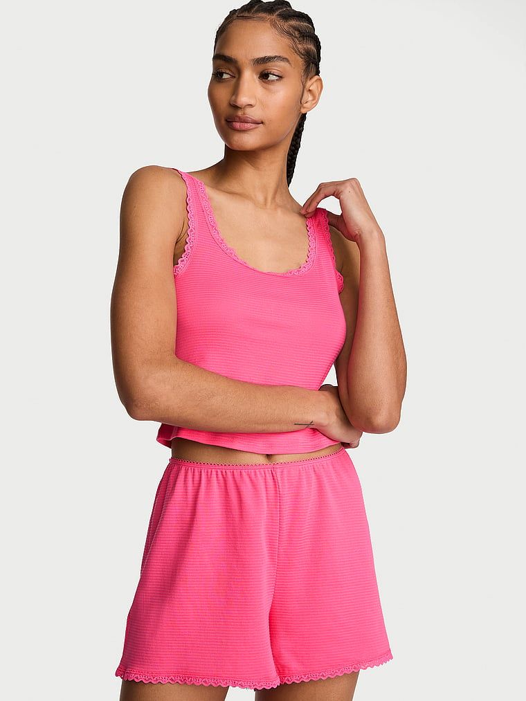 Zestaw do spania z bawełny - top i szorty Shadow Stripe. Produkt ma kolor różowy i pochodzi z kolekcji Victoria's Secret. 