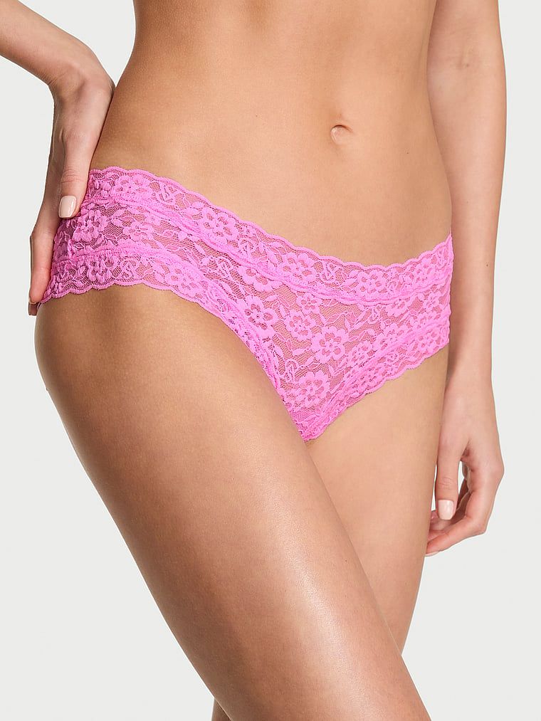 Majtki z koronką Lace Cheeky. Produkt ma kolor różowy i pochodzi z kolekcji Lacie. 