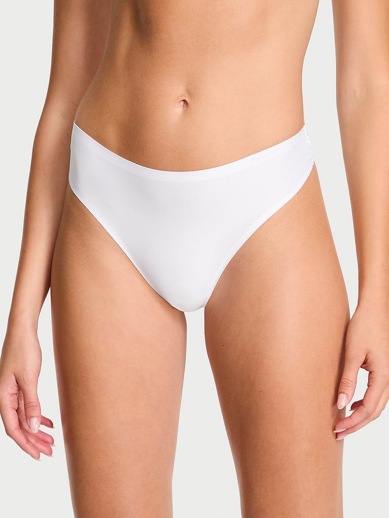 Stringi z mikrofibry Flex. Produkt ma kolor biały i pochodzi z kolekcji Body by Victoria. 