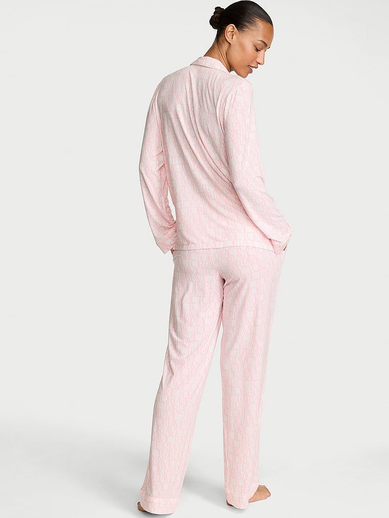 Piżama z modalu z długimi rękawami SoSoft. Produkt jest wzorzysty i pochodzi z kolekcji Victoria's Secret. 