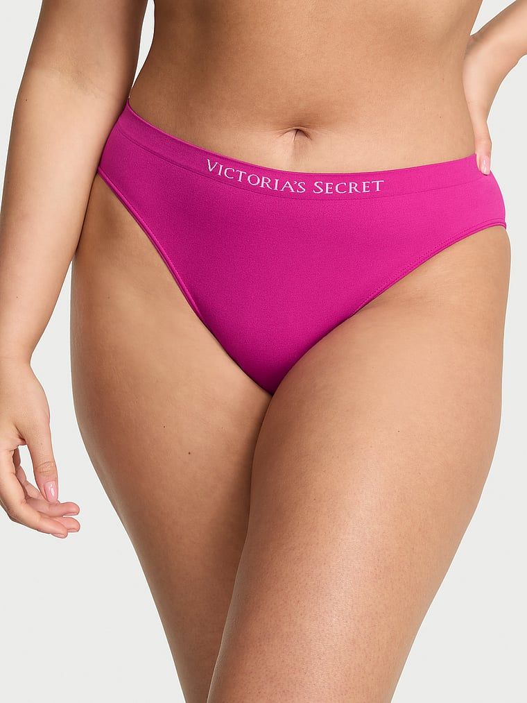 Majtki bezszwowe Seamless Bikini. Produkt ma kolor różowy i pochodzi z kolekcji Seamless. 