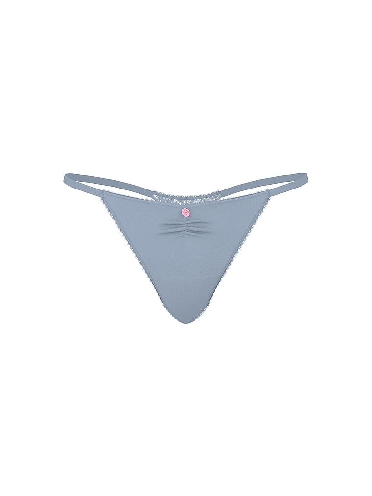 Stringi bawełniane z koronką z tyłu Heart Lace. Produkt ma kolor niebieski i pochodzi z kolekcji Victoria's Secret. 