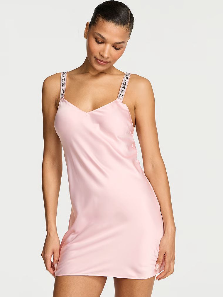 Very Sexy Koszulka nocna satynowa z błyszczącymi ramiączkami Scattered Shine Strap Slip