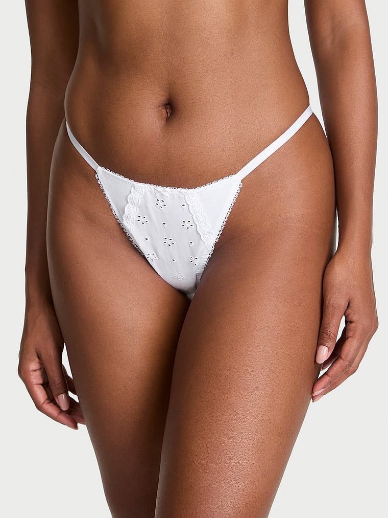 Stringi bawełniane Eyelet. Produkt ma kolor biały i pochodzi z kolekcji Victoria's Secret. 