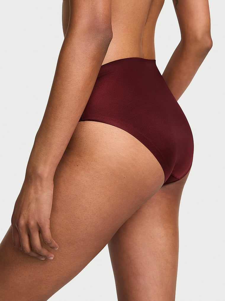 Majtki ze średnim stanem No-Show Bikini. Produkt ma kolor brązowy i pochodzi z kolekcji No-Show. 
