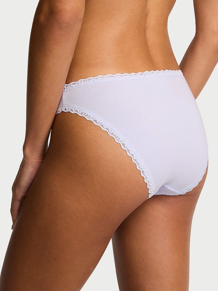 Majtki bawełniane z koronką Lace-Trim Bikini. Produkt ma kolor niebieski i pochodzi z kolekcji Lace Trim. 