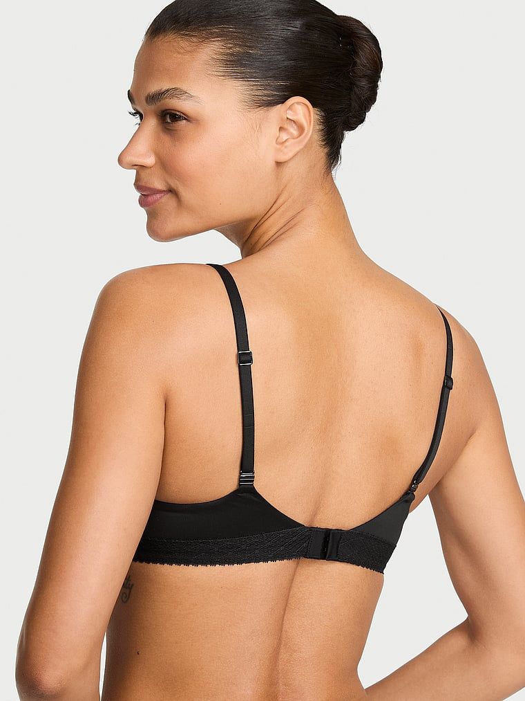 Biustonosz lekko usztywniany ze wstawkami z koronki Demi. Produkt ma kolor czarny i pochodzi z kolekcji Body by Victoria. 