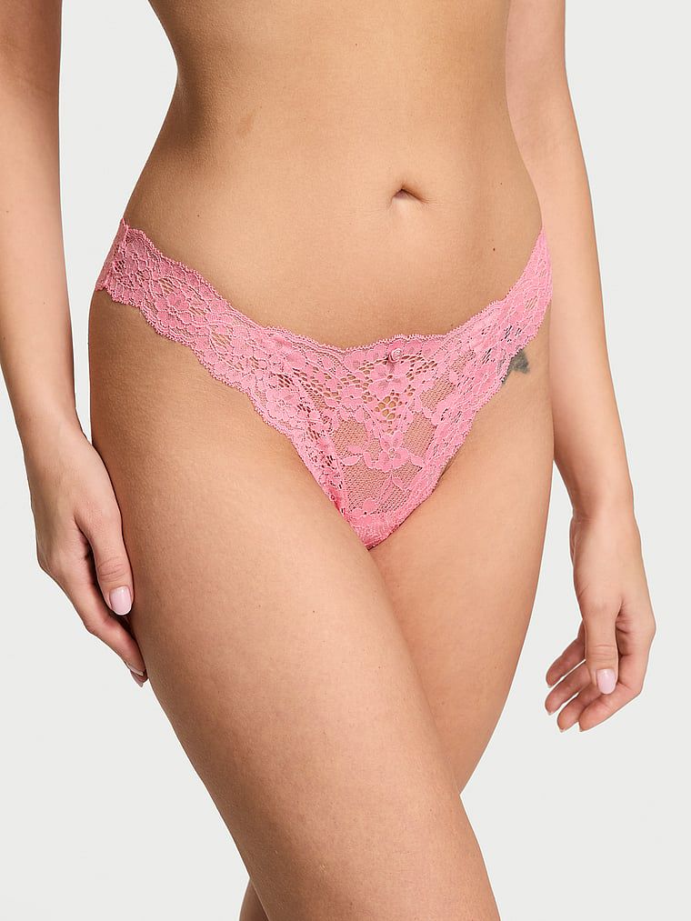 Majtki brazyliany koronkowe Brazilian. Produkt ma kolor różowy i pochodzi z kolekcji Dream Angels. 
