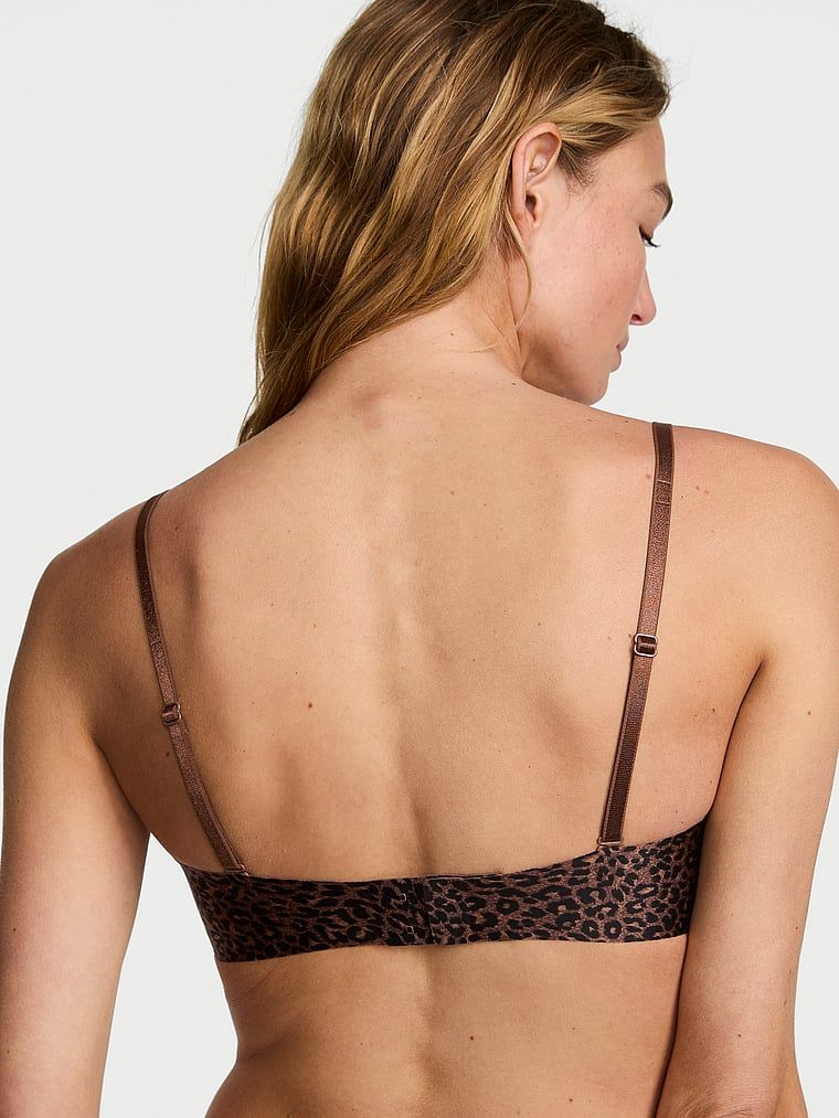 Biustonosz push-up bez ramiączek Uplift Strapless. Produkt jest wzorzysty i pochodzi z kolekcji Invisible by Victoria's Secret. 