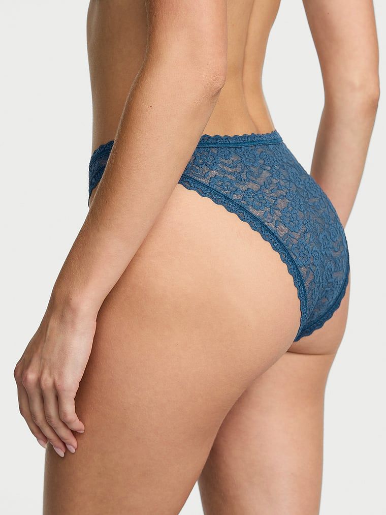 Majtki koronkowe Lace 90s. Produkt ma kolor niebieski i pochodzi z kolekcji Lacie. 