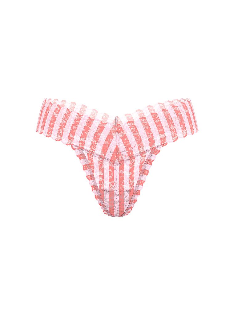 Stringi koronkowe Blossom. Produkt jest wzorzysty i pochodzi z kolekcji Lacie. 