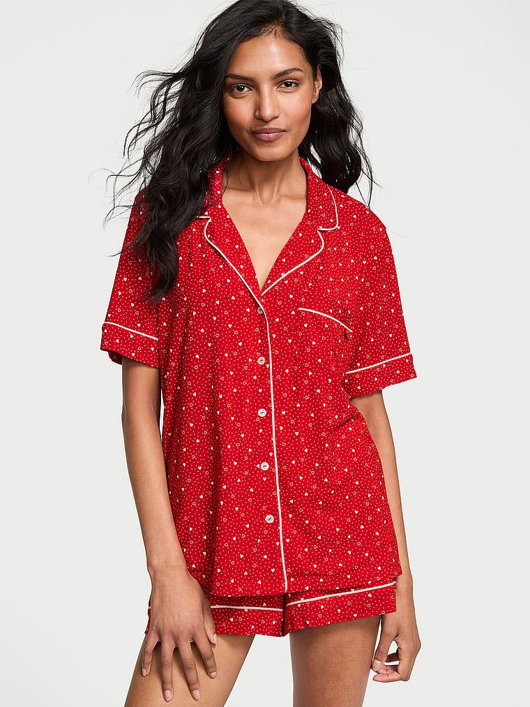 Piżama z modalu z szortami. Produkt ma kolor wzorzysty i pochodzi z kolekcji Victoria's Secret. 