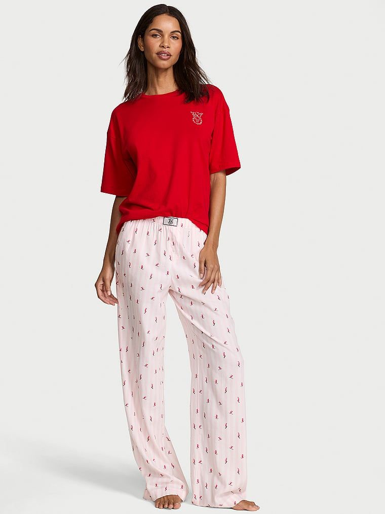Piżama flanelowa - t-shirt i spodnie. Produkt ma kolor czerwony i pochodzi z kolekcji Victoria's Secret. 