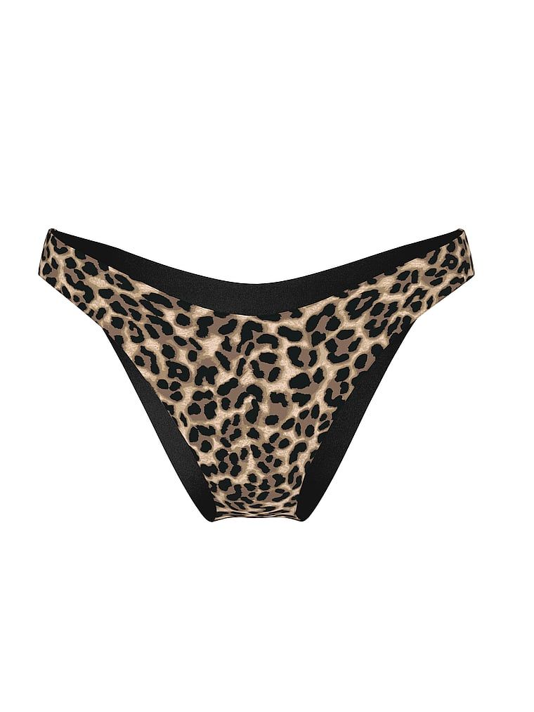 Dół od bikini Essential Brazilian. Produkt ma wzór z motywem zwierzęcym i pochodzi z kolekcji Victoria's Secret Swim. 