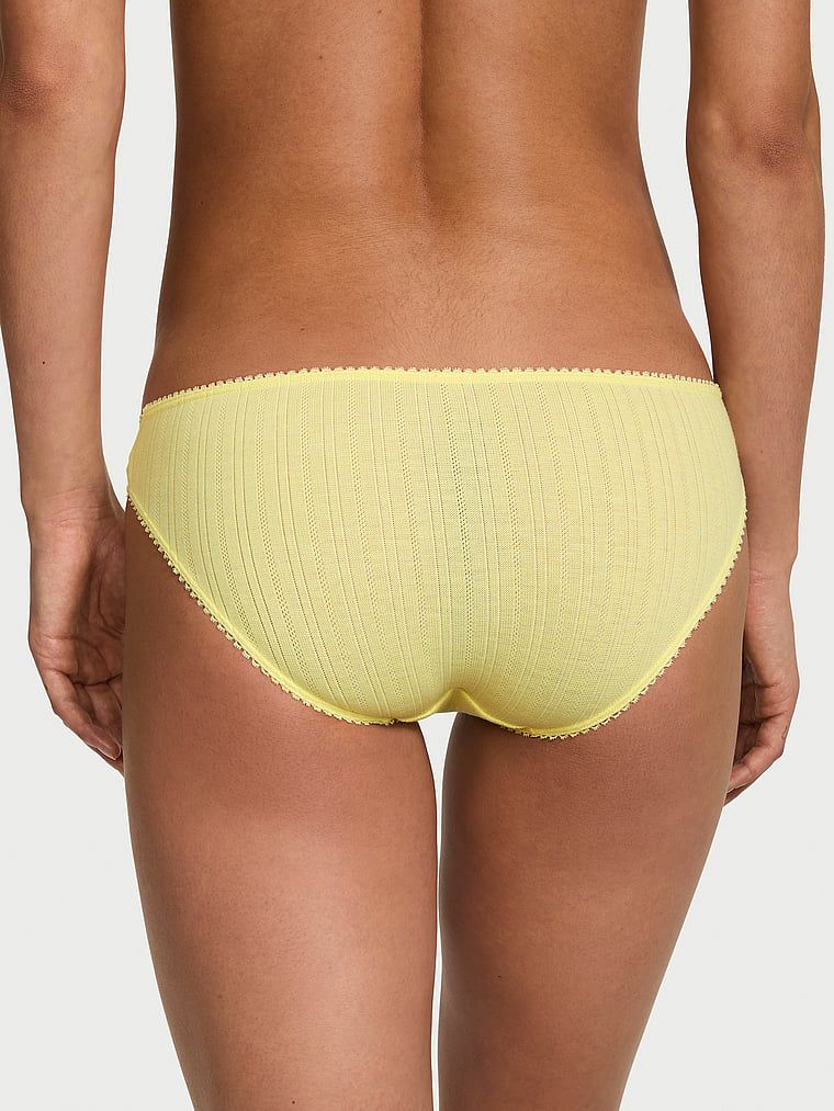 Majtki Lace Pointelle Bikini. Produkt ma kolor żółty i pochodzi z kolekcji Victoria's Secret. 