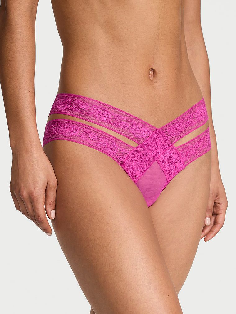 Majtki z wycięciami i z koronką Strappy Cut-Out Cheeky. Produkt ma kolor różowy i pochodzi z kolekcji Very Sexy. 
