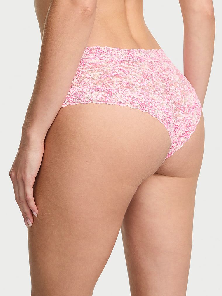 Majtki z koronką Lace Cheeky. Produkt ma wzór kwiatowy i pochodzi z kolekcji Lacie. 