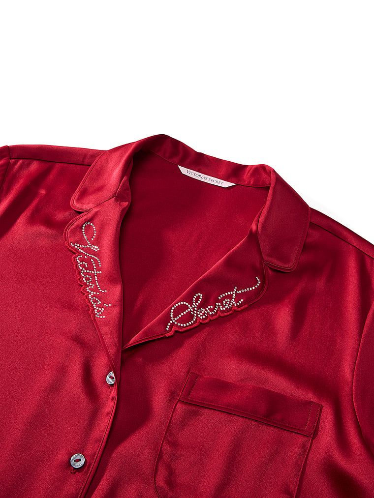 Piżama satynowa z długimi rękawami Signature. Produkt ma kolor czerwony i pochodzi z kolekcji Victoria's Secret. 