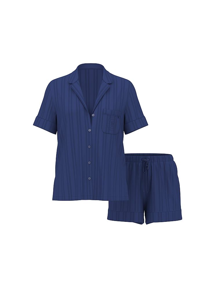 Piżama satynowa z szortami Signature. Produkt ma kolor niebieski i pochodzi z kolekcji Victoria's Secret. 