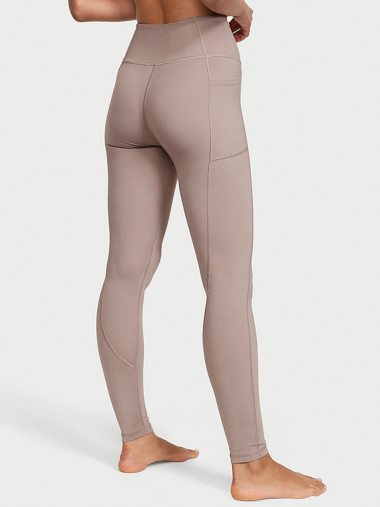 Legginsy z kieszeniami Essential Pocket. Produkt ma kolor beżowy i pochodzi z kolekcji VSX. 