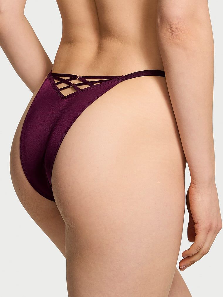 Majtki brazyliany z paseczkami z tyłu Brazilian. Produkt ma kolor czerwony i pochodzi z kolekcji Very Sexy. 