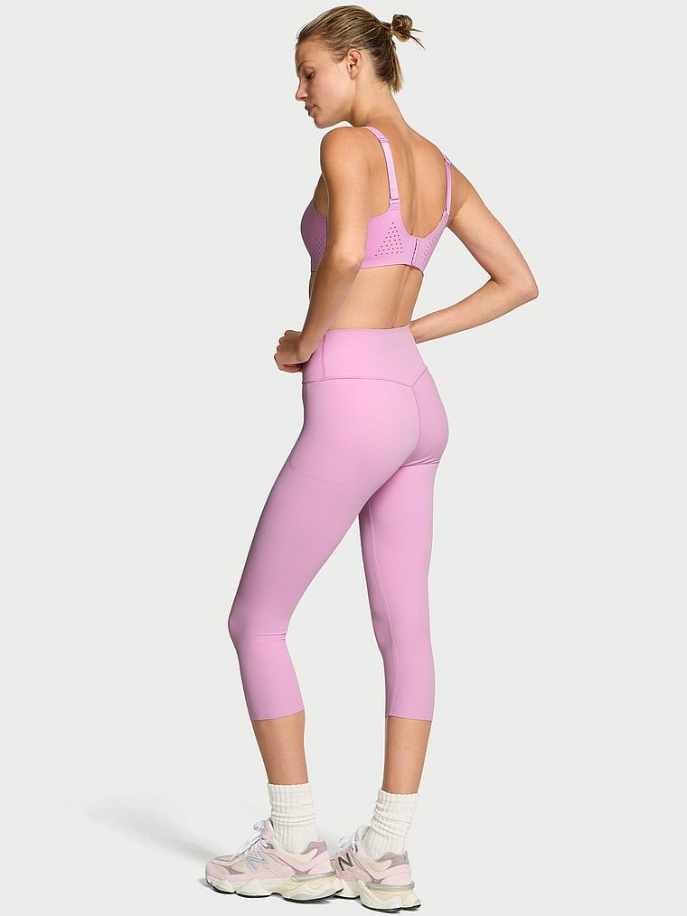 Legginsy VSX Elevate Capri. Produkt ma kolor purpurowy i pochodzi z kolekcji VSX. 