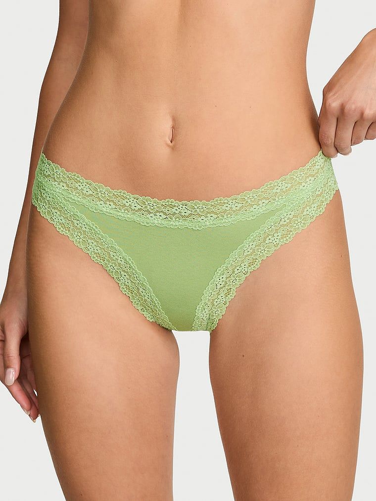 Majtki bawełniane z koronką z tyłu Bikini. Produkt ma kolor zielony i pochodzi z kolekcji Lace Trim. 
