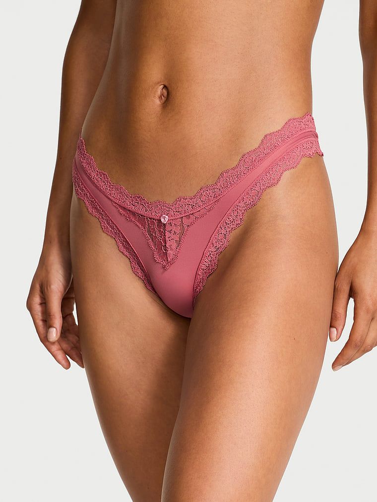 Majtki brazyliany z koronką Lace Trim Brazilian. Produkt ma kolor różowy i pochodzi z kolekcji Body by Victoria. 