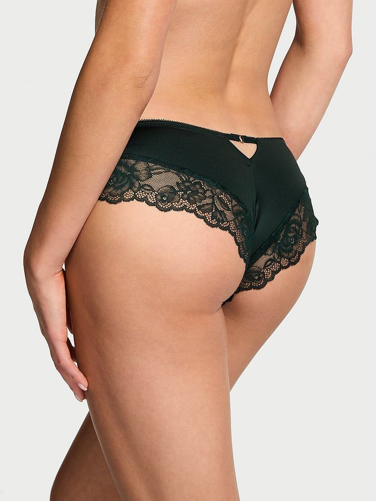 Majtki z koronką na krawędziach i wysoko wyciętymi nogawkami Lace-Trim Cheeky. Produkt ma kolor zielony i pochodzi z kolekcji Very Sexy. 
