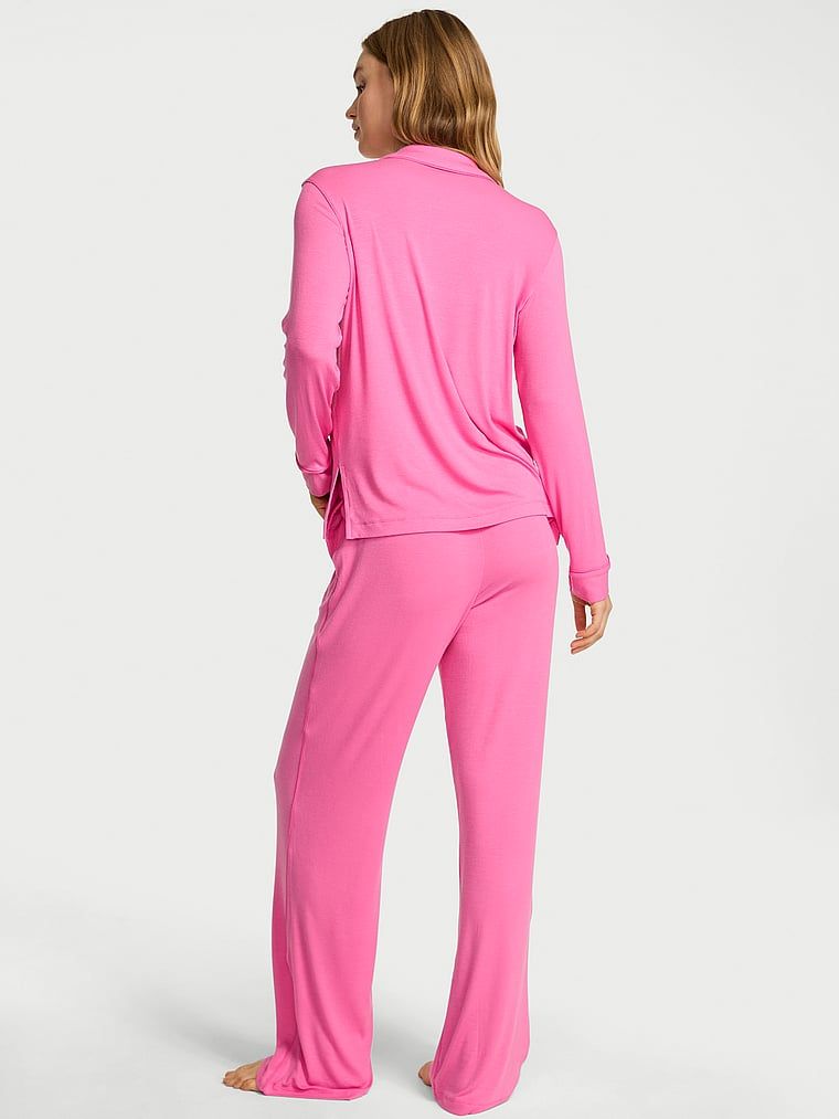 Piżama z prążkowanego modalu. Produkt ma kolor różowy i pochodzi z kolekcji Victoria's Secret. 