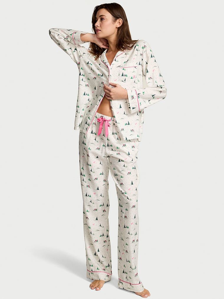 Flanelowa piżama z długimi spodniami. Produkt jest wzorzysty i pochodzi z kolekcji Victoria's Secret. 