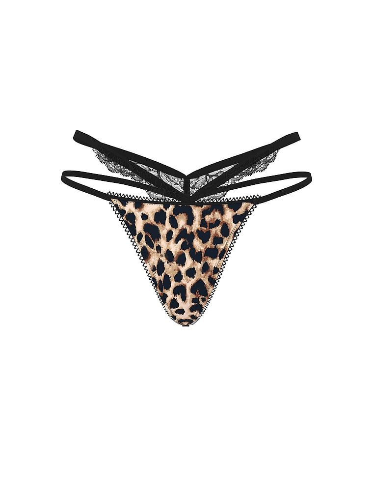 Stringi z koronką i wycięciami po bokach Cut-Out. Produkt jest wzorzysty i pochodzi z kolekcji Very Sexy. 