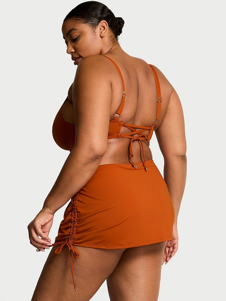 Góra od bikini z mocno zabudowanymi miseczkami Essential. Produkt ma kolor brązowy i pochodzi z kolekcji Victoria's Secret Swim. 