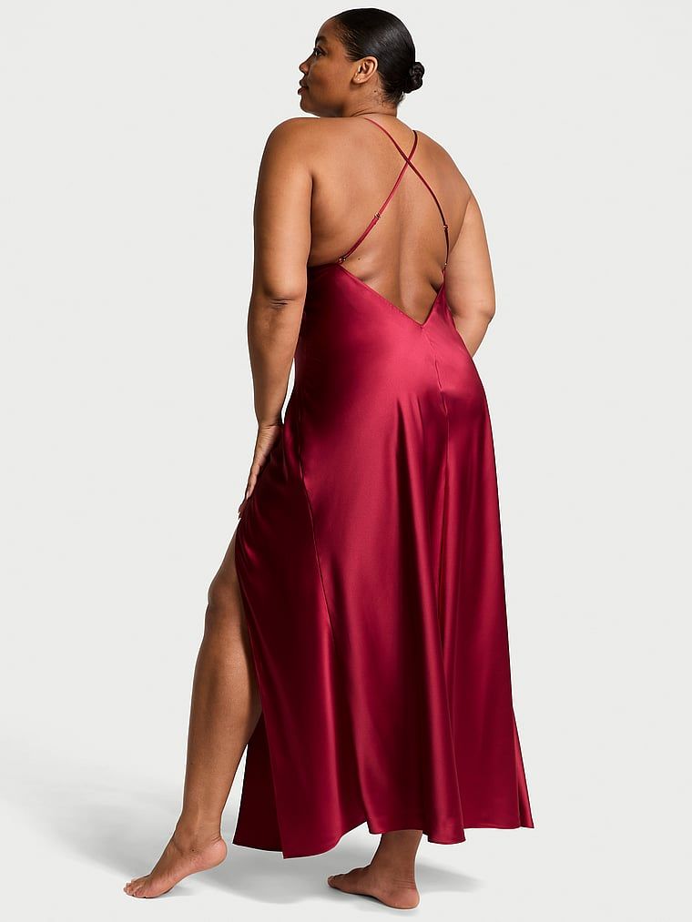 Długa suknia wieczorowa satynowa Slip. Produkt ma kolor czerwony i pochodzi z kolekcji Victoria's Secret. 