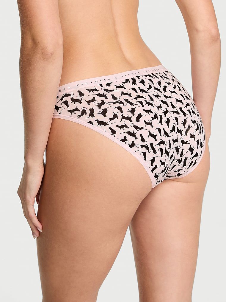 Majtki bawełniane Bikini. Produkt jest wzorzysty i pochodzi z kolekcji Body by Victoria. 