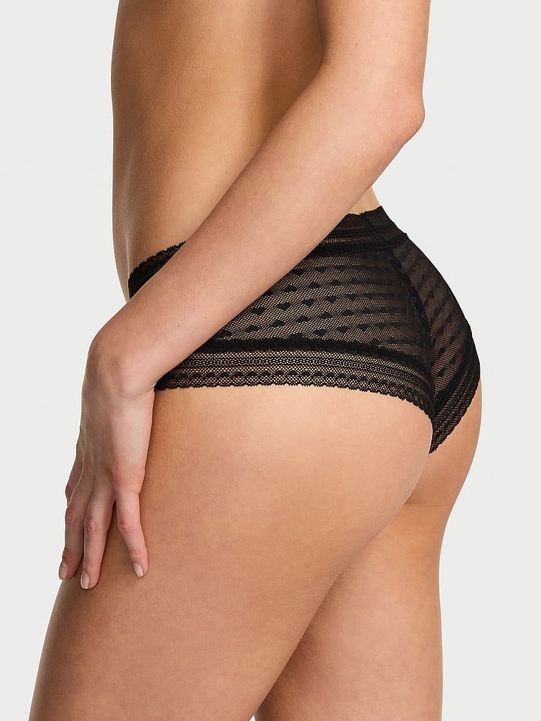 Majtki z siateczki Heart Lace Cheeky. Produkt ma kolor czarny i pochodzi z kolekcji Lacie. 