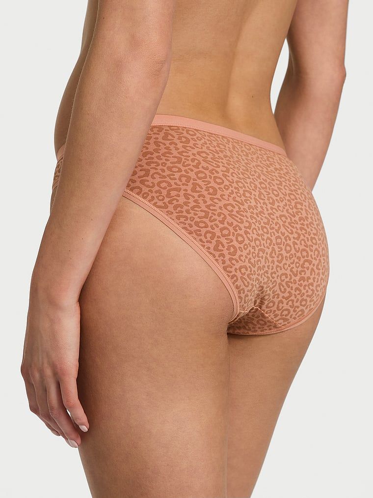 Majtki bawełniane Bikini. Produkt ma wzór z motywem zwierzęcym i pochodzi z kolekcji Victoria's Secret. 