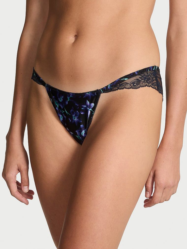Majtki satynowe z koronką z tyłu Lace-Back Cheeky. Produkt ma wzór kwiatowy i pochodzi z kolekcji Very Sexy. 