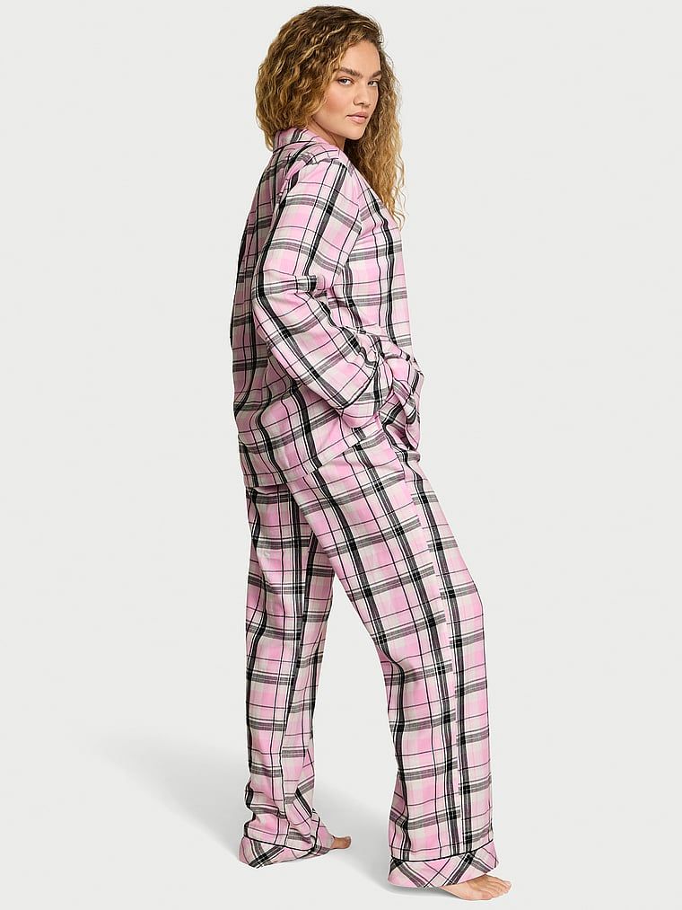 Flanelowa piżama z długimi spodniami. Produkt jest wzorzysty i pochodzi z kolekcji Victoria's Secret. 